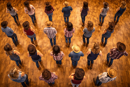 un groupe de danseurs vu d'en haut avec des lignes directionnelles claires. Éducatif et graphique.